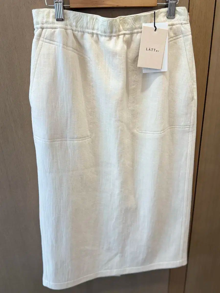 Latt 래트바이티 基本 アイボリー スカート