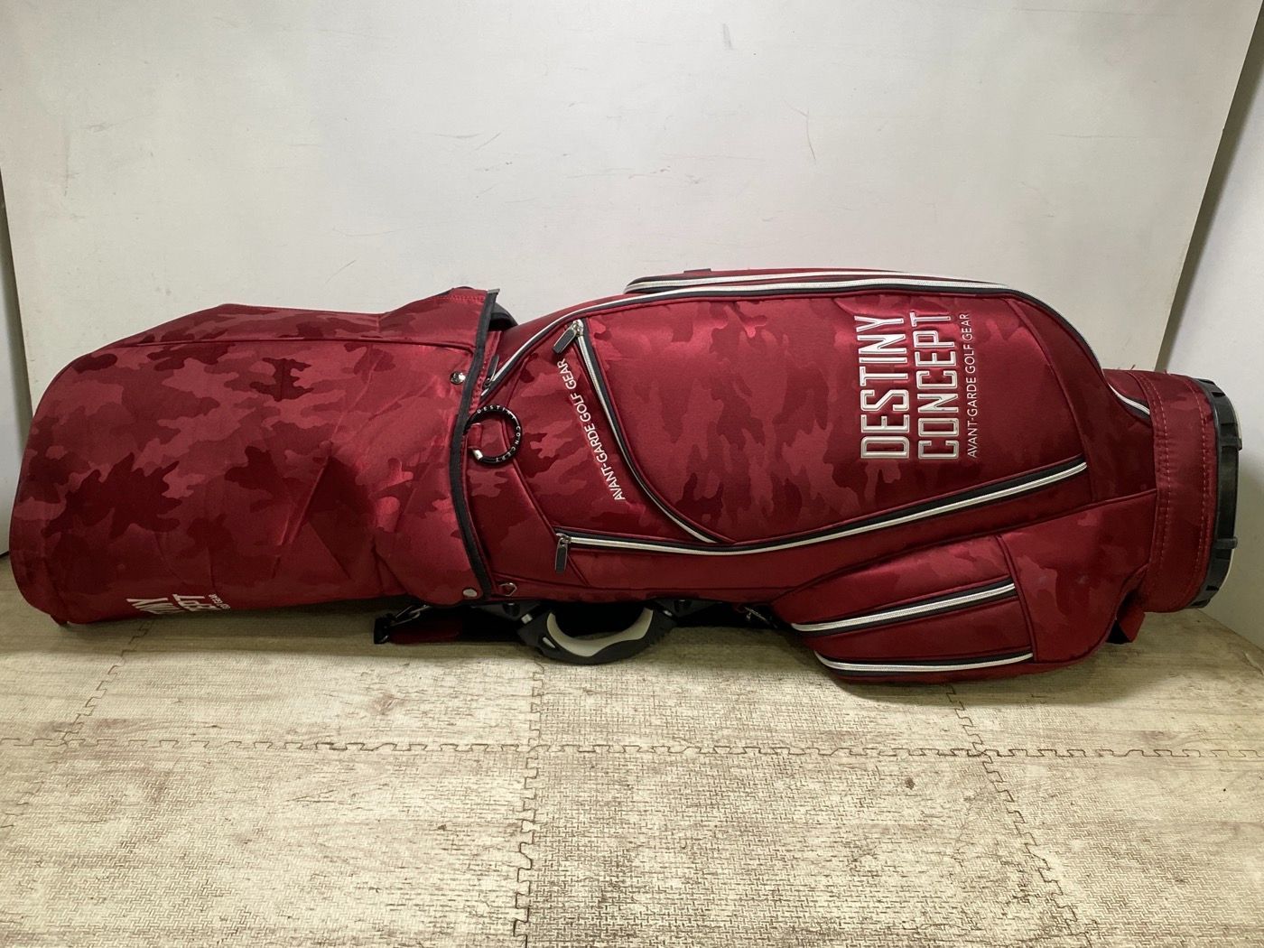 M6.ブリジストン ツアービー X キャディーバッグ エナメル 3点式