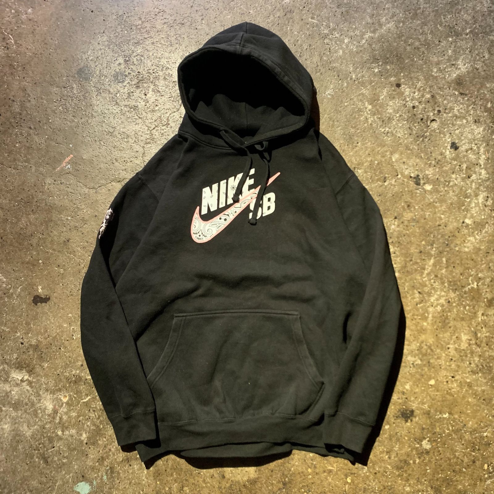 NIKE SB x TRAVIS SCOTT Cactus Jack 20ss Paisley Swoosh NIKE SB x TRAVIS SCOTT Cactus Jack 20ss Paisley Swoosh