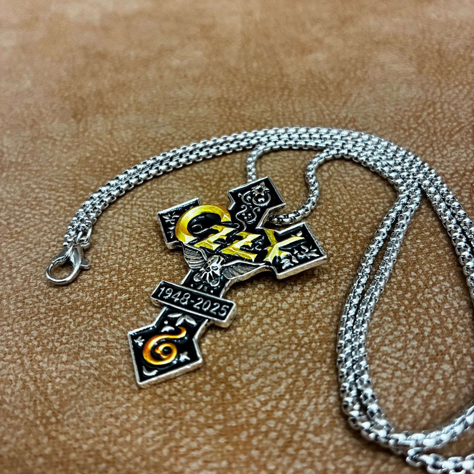 Ozzy Osbourne 十字架ネックレス　オジーオズボーンアクセサリー Ozzy Osbourne 十字架ネックレス オジーオズボーンアクセサリー