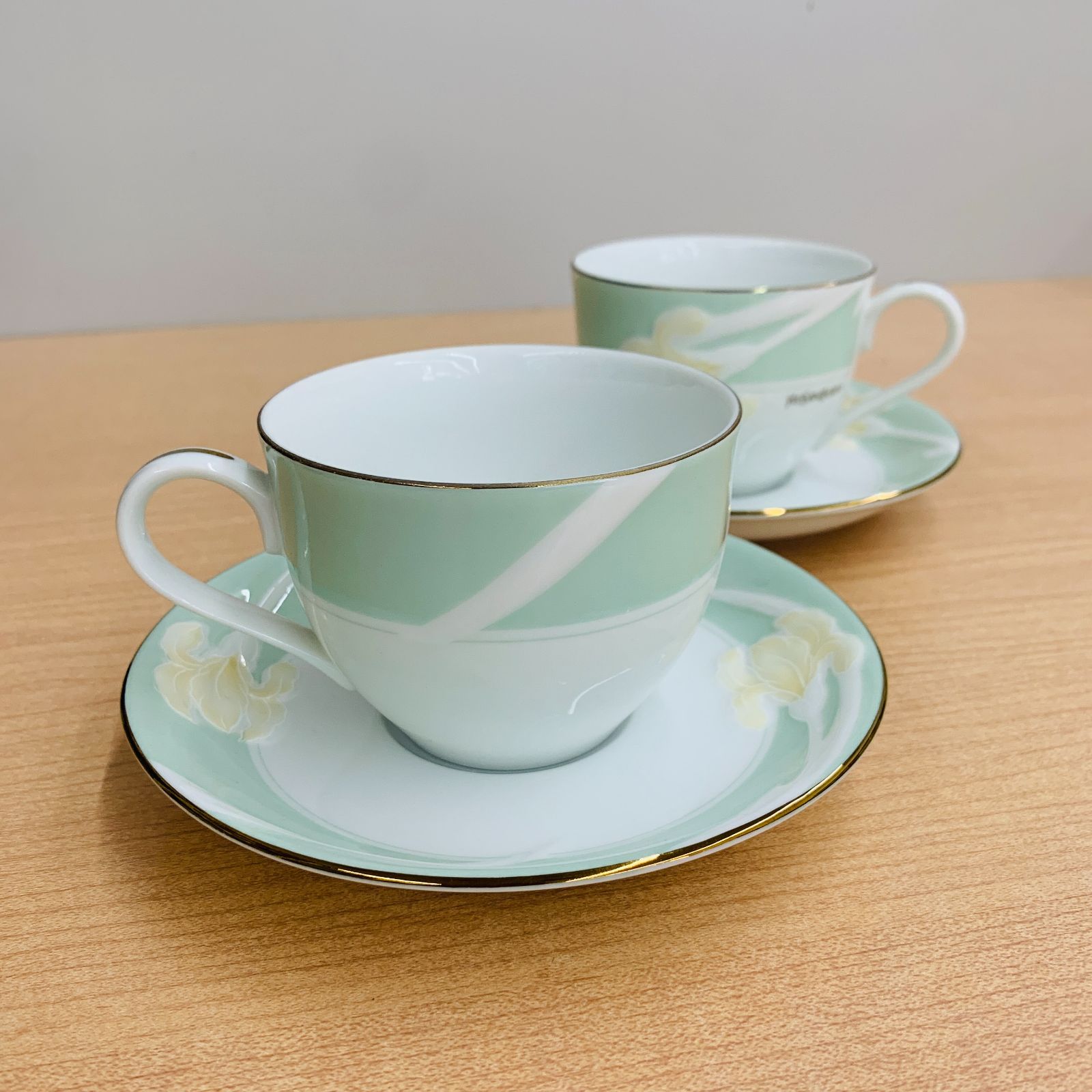 新品☆イブサンローラン☆ティーカップ5客セット イブ・サンローラン 5客コーヒーセット - メルカリ