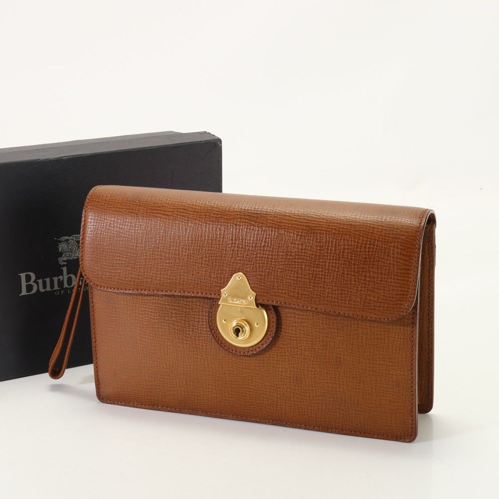 美品 BURBERRY バーバリープローサム クラッチバッグ レザー 美品 BURBERRY バーバリープローサム クラッチバッグ レザー