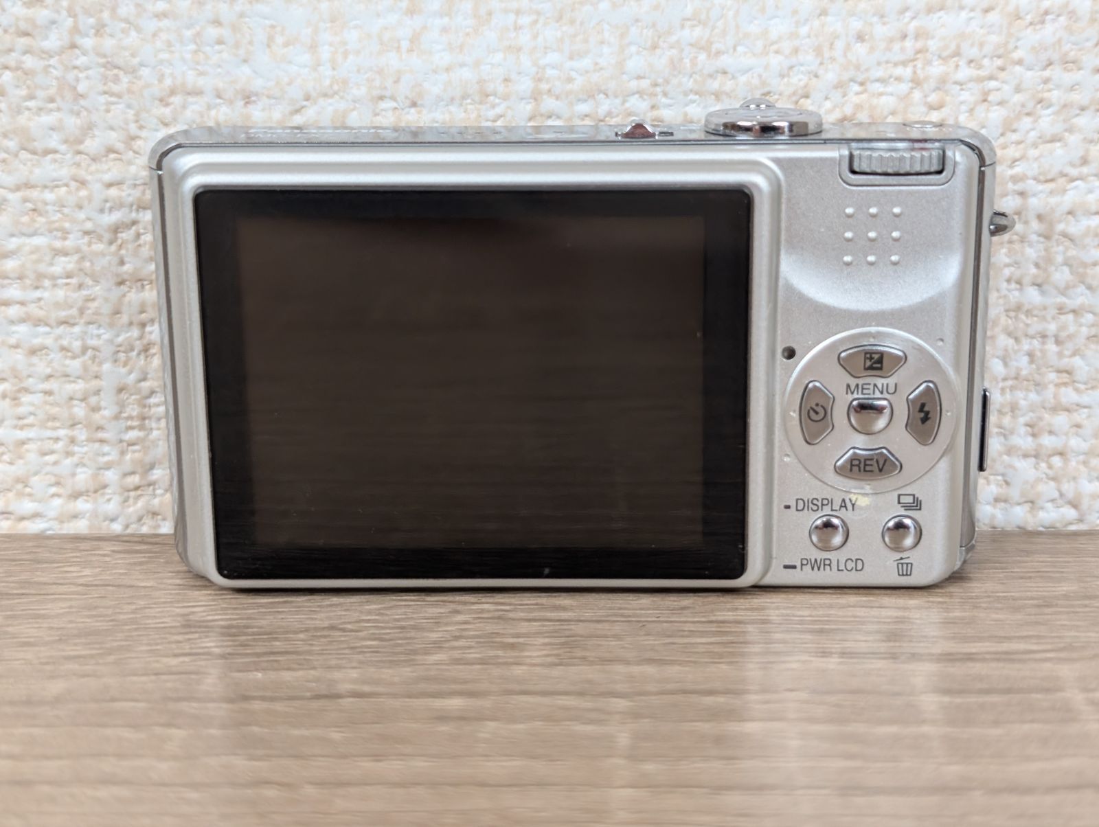 Panasonic DMX-FX7 デジカメ　シルバー　動作確認済み Amazon | パナソニック LUMIX FX7 シルキーシルバー DMC-FX7-S