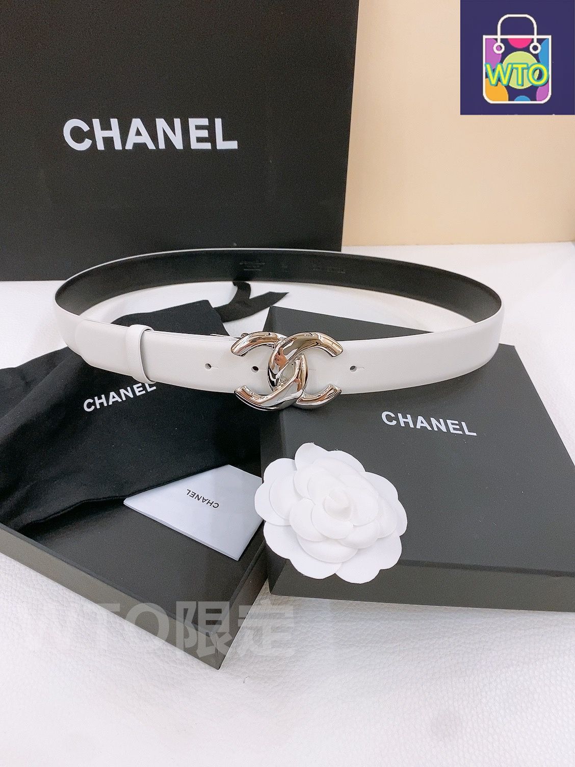 CHANELベルト Chanel 08P Patent Leather Glitter Belt - Size 80 ○ Labellov