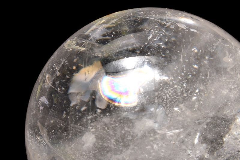 1点物】虹入り 水晶クリスタル 57mm 丸玉(台座付き) スフィア