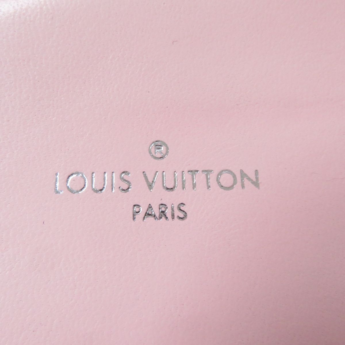 美品☆LOUIS VUITTON ルイヴィトン LVロゴ フェイクファー スライドサンダル／フラットサンダル レディース ピンク×ホワイト 38 伊製  - メルカリ