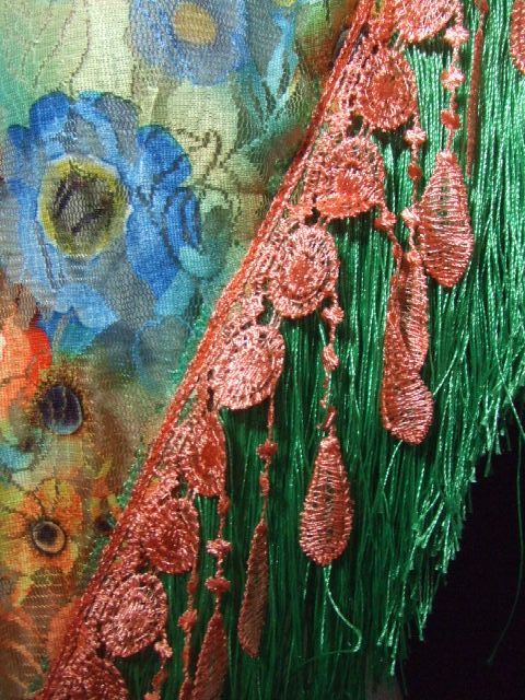 バレンシアオリジナルバラレース花プリント地レース&グリーンフリンジシージョ