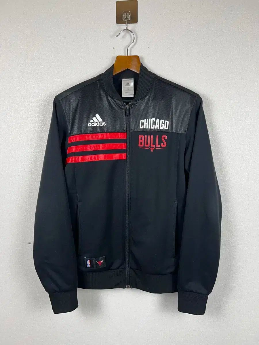 adidas(アディダス) x NBA シカゴ ブルズ 通り トラックジャージ ジャージ L