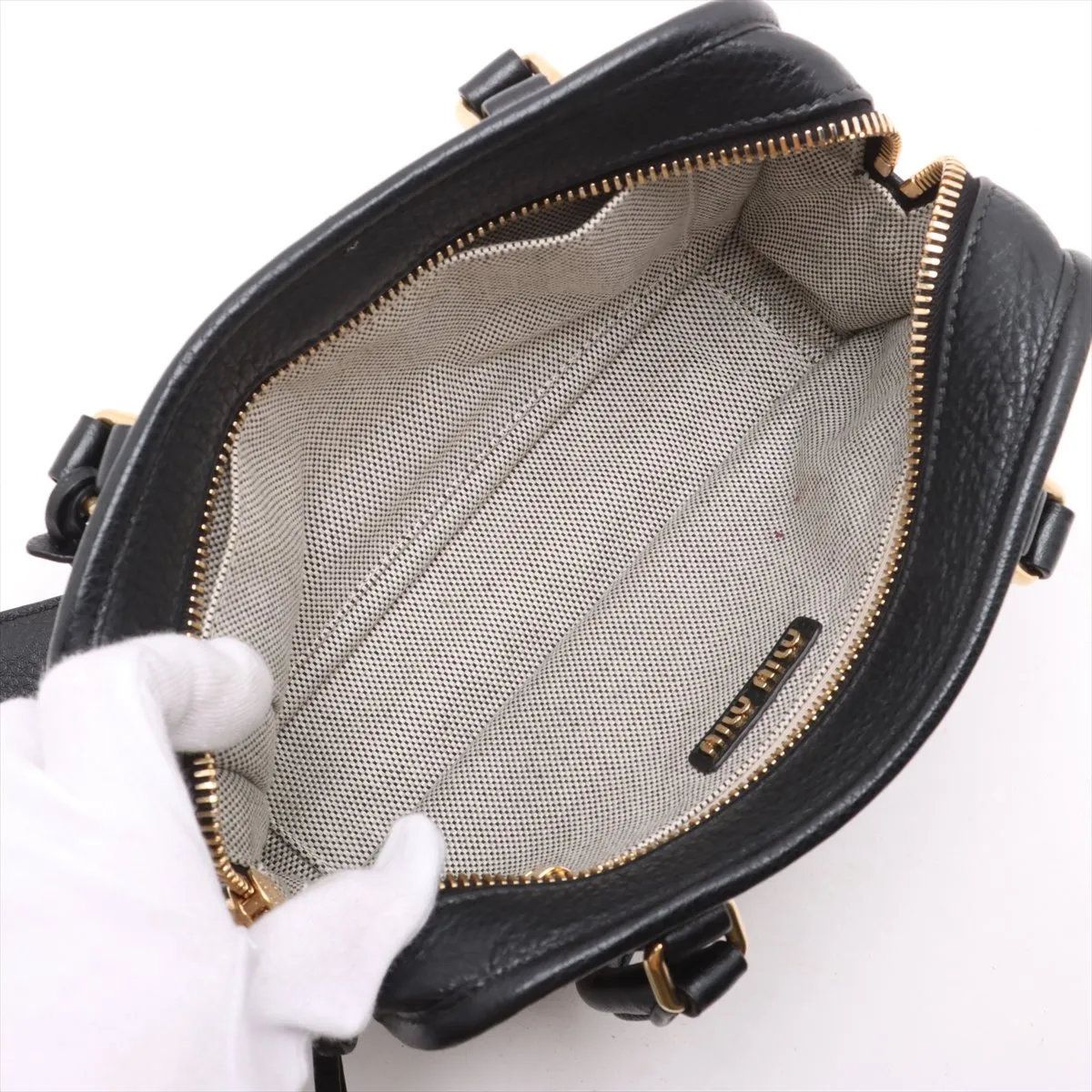 H2932 美品 ミュウミュウ レザー 2wayバッグ ショルダー ハンド H2932 美品 ミュウミュウ レザー 2wayバッグ ショルダー ハンド
