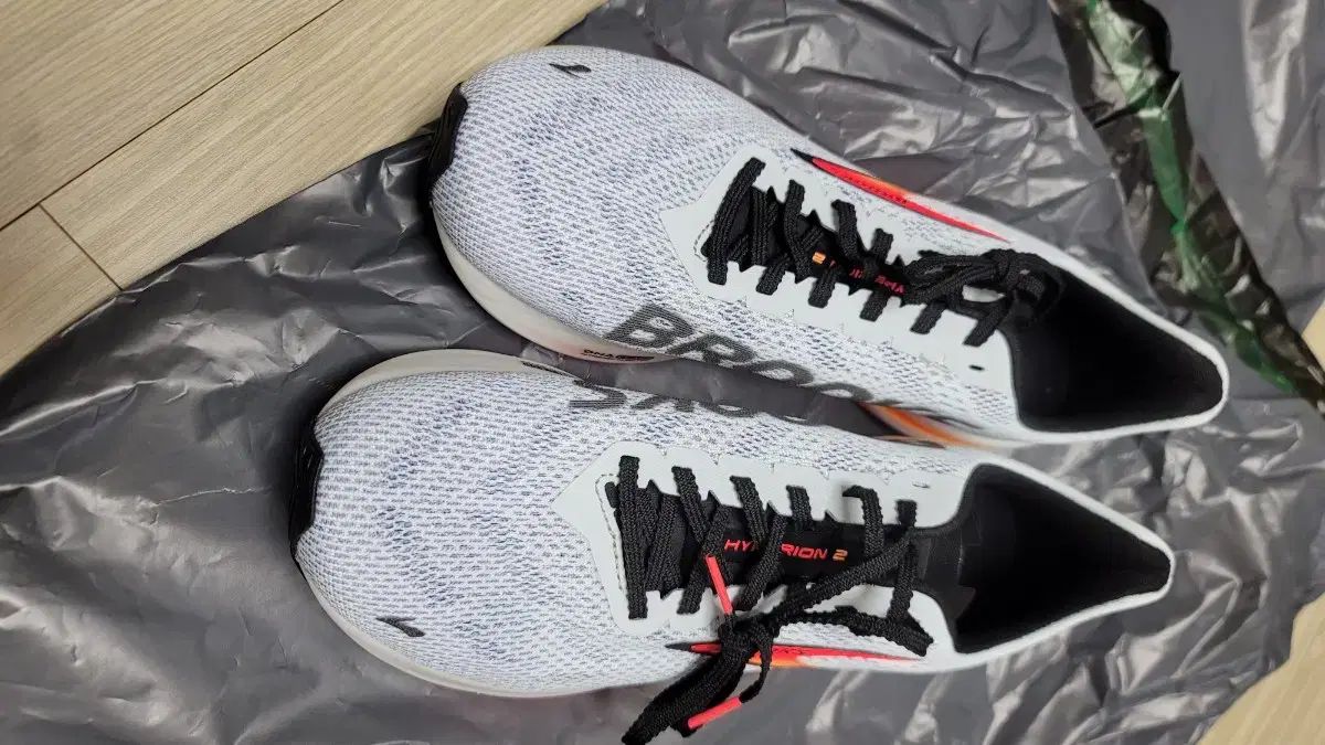 BROOKS ブルックス ランニングシューズ Hyperion GTS 2 メンズ 265