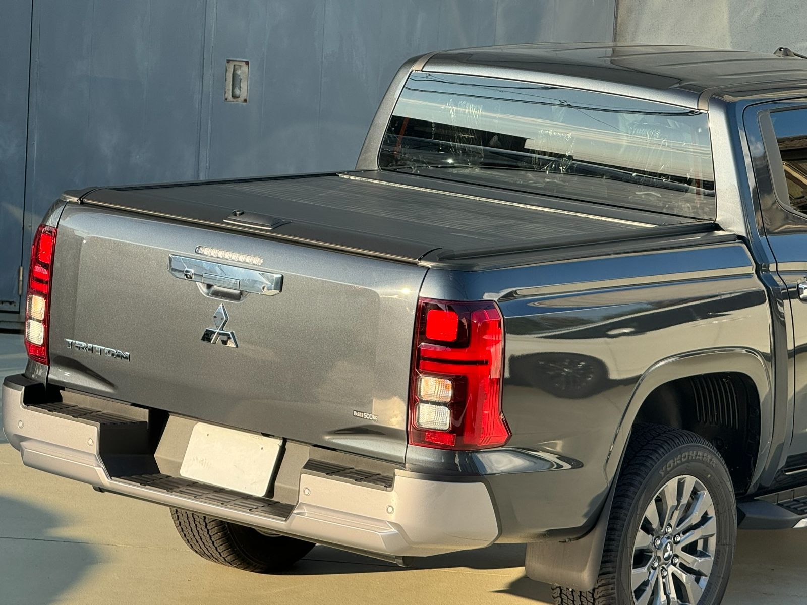 三菱 トライトン R3 シャッター式トノカバー ロック付 2024年～新型