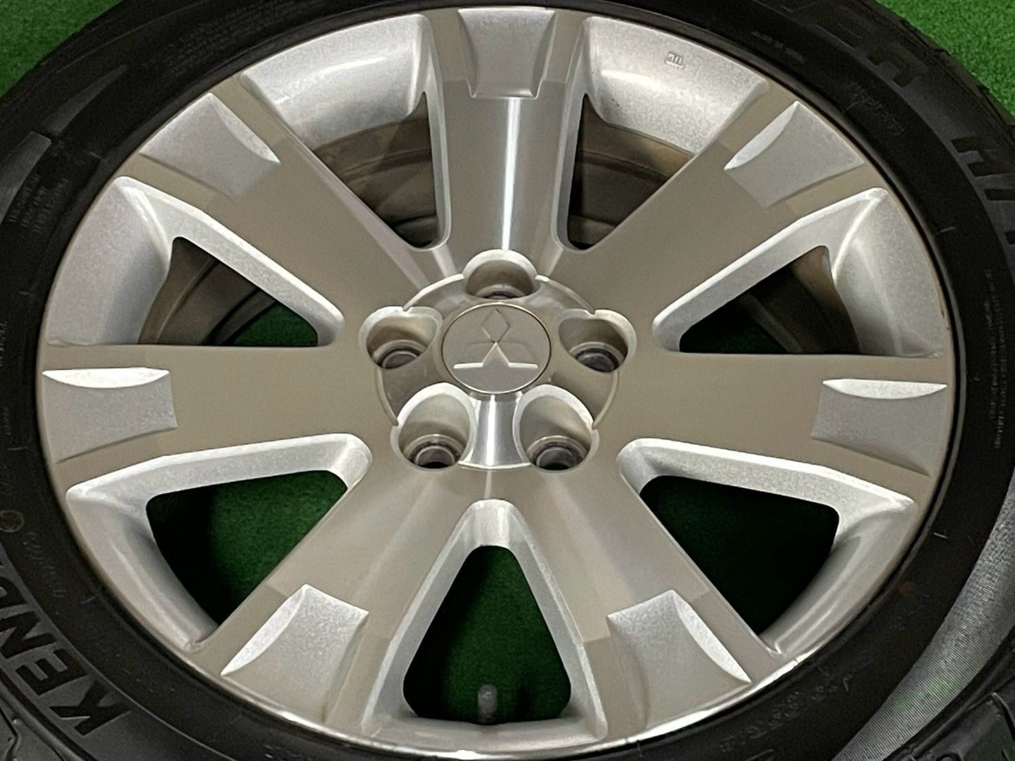 デリカ d5 純正ホイール 225/55R18 18インチ 三菱 デリカ D5 純正