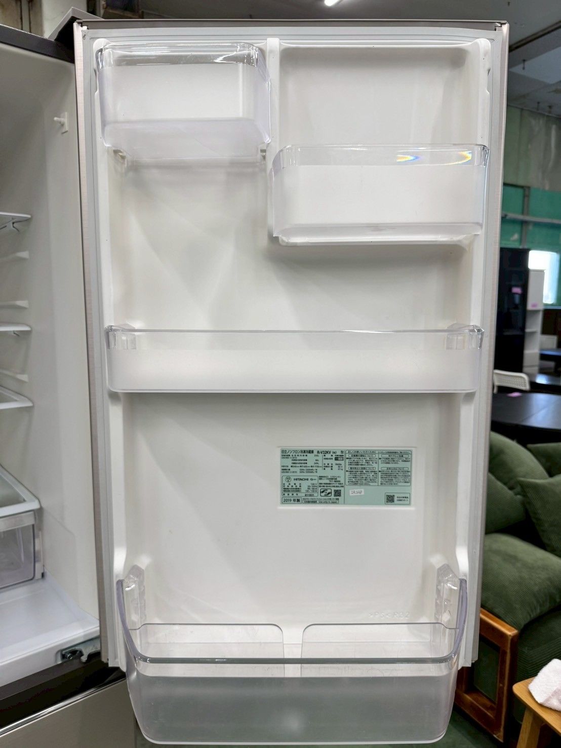 大阪送料無料★3か月保障付★冷蔵庫★2019年★R-V32KV(N)★IR228 大阪送料無料☆3か月保障付き☆冷蔵庫☆日立☆3ドア☆2019年☆R
