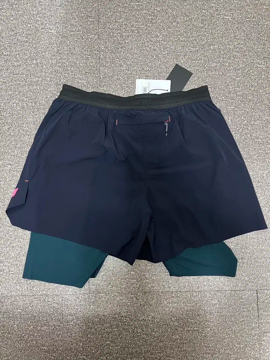 ソアー ラーニング デュアル ショートパンツ XL