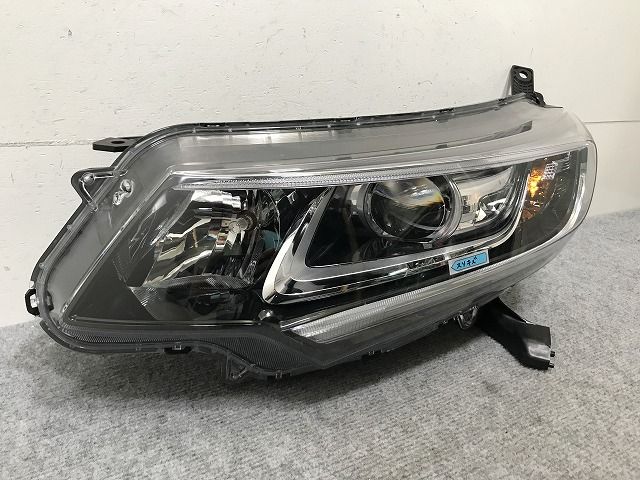 車 フリード GB5/GB6/GB7/GB8 純正 左 ヘッドライト/ランプ LED