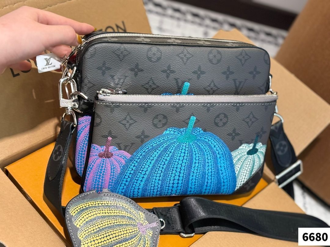 【便利なポケットセット ♡３色】Louis Vuitton ポシェット 便利なポケットセット /黒】Louis Vuitton ポシェット