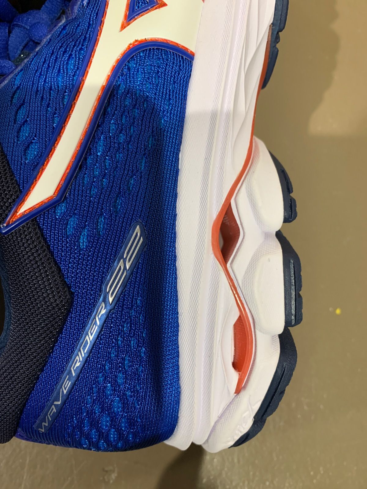 ミズノランニングシューズ25 5 cm青