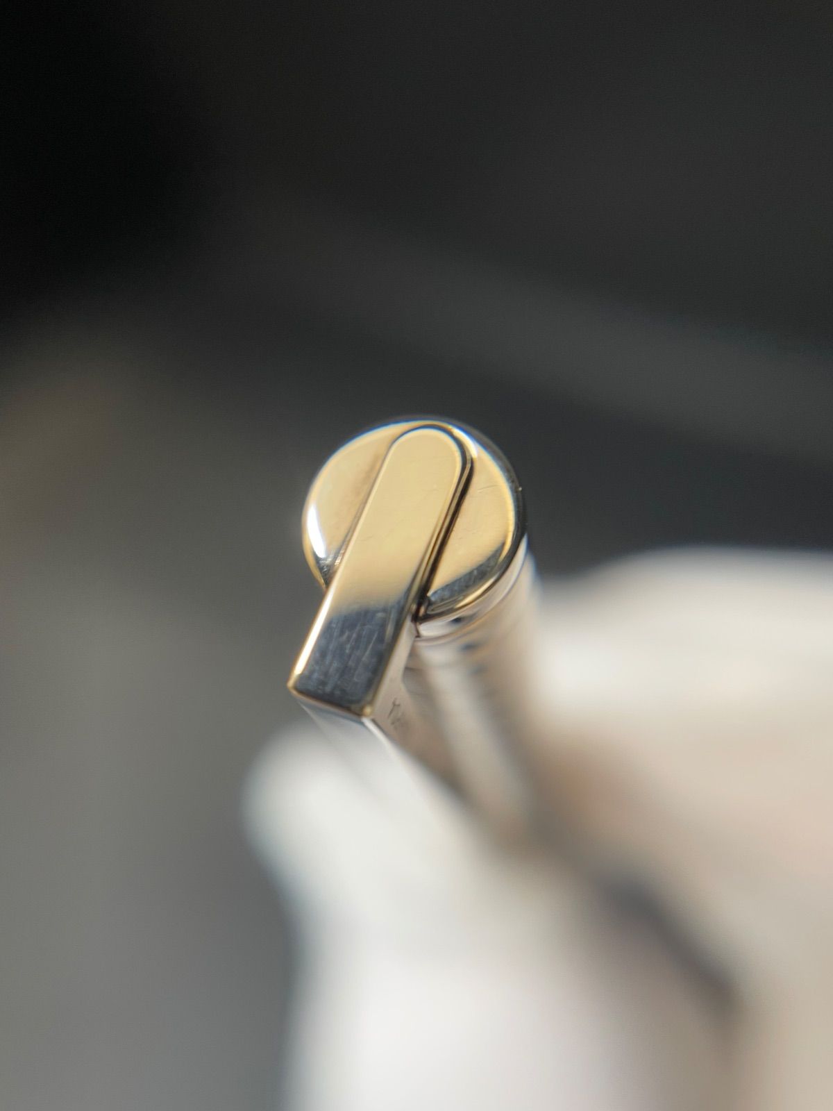 繰り出し式ボールペン