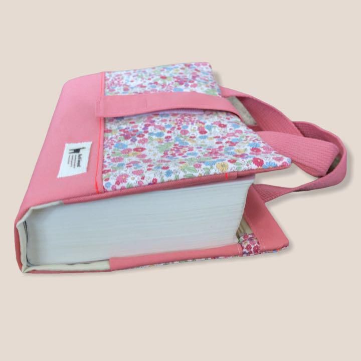 ファスナー付】小花柄とピンクデニムのレビューブックカバー♡ポケット