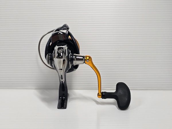 中古品】 ダイワ Daiwa スピニングリール 20 レブロス LT 4000