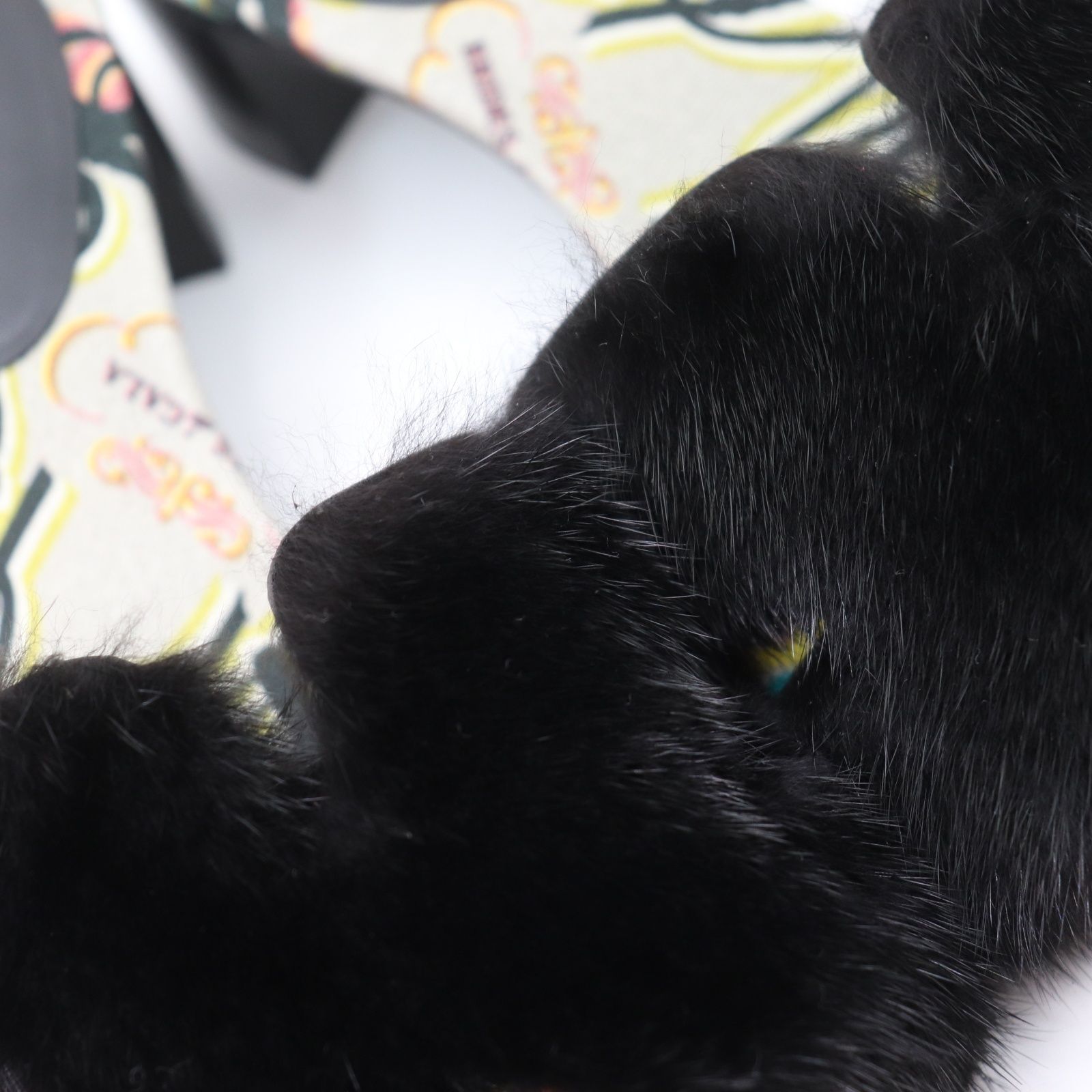 ブラック