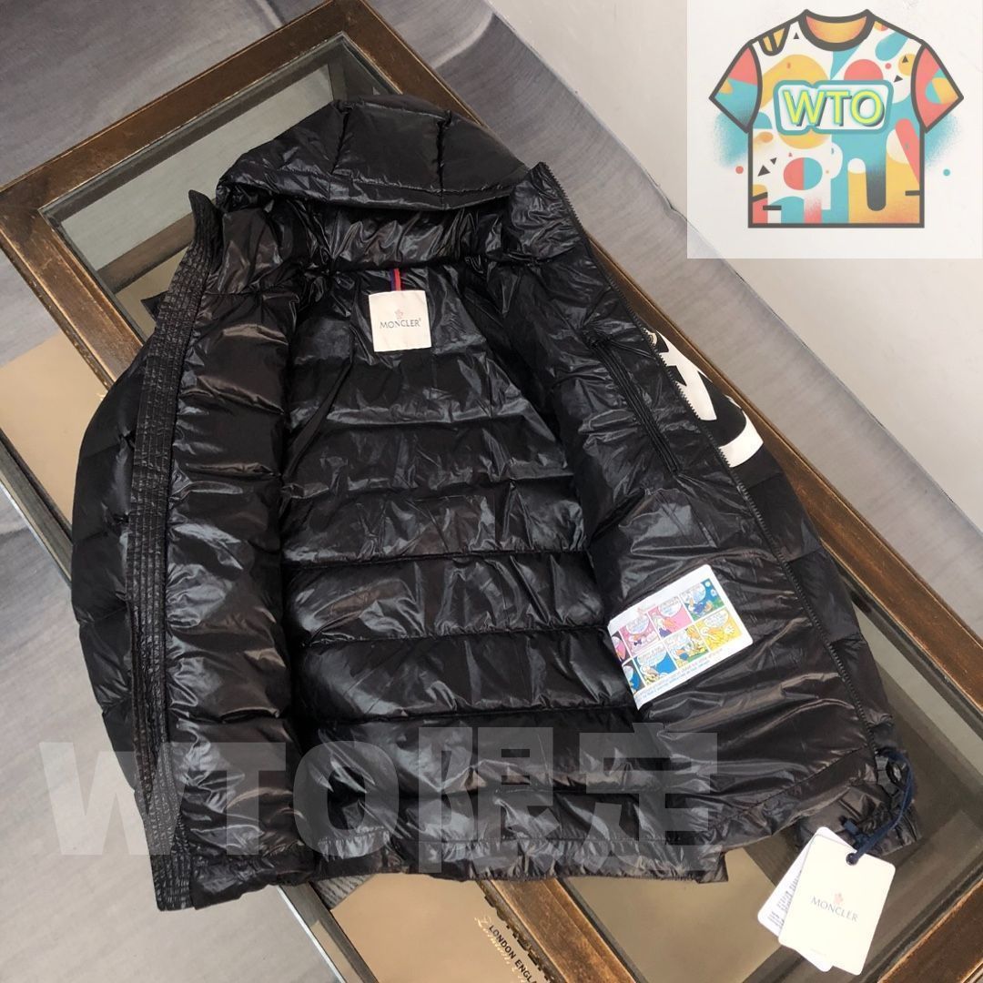 もも　新品未着用 MONCLER ブラック ダウンジャケット ブラック Moncler x EE72 by Edward Enninful Lothar ショート