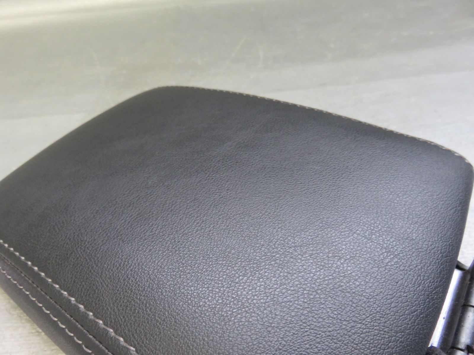 GRB GVBインプレッサ アームレスト USスバル純正 2025年最新】Yahoo!オークション -wrx アームレストの中古品