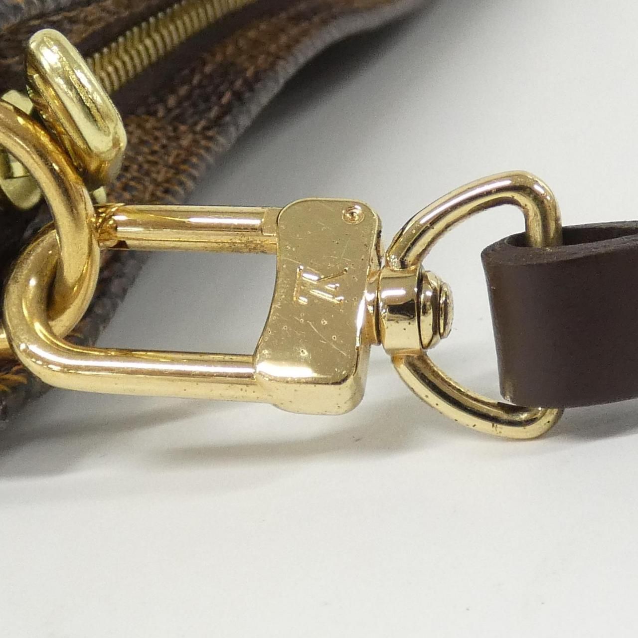 ダミエ ナヴォナ