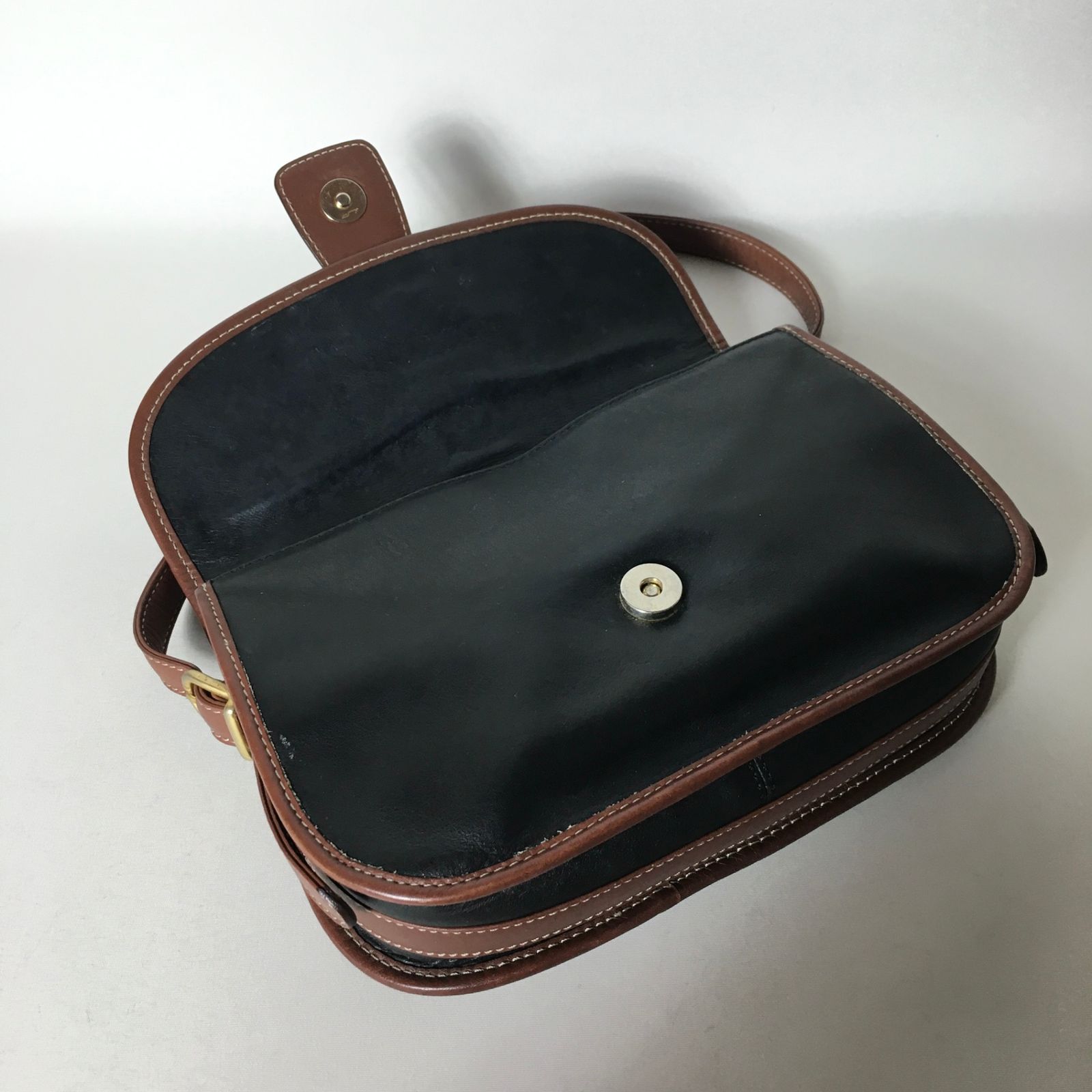 2508-320｜セリーヌ ショルダーバッグ レザー ブラック トリオンフ  