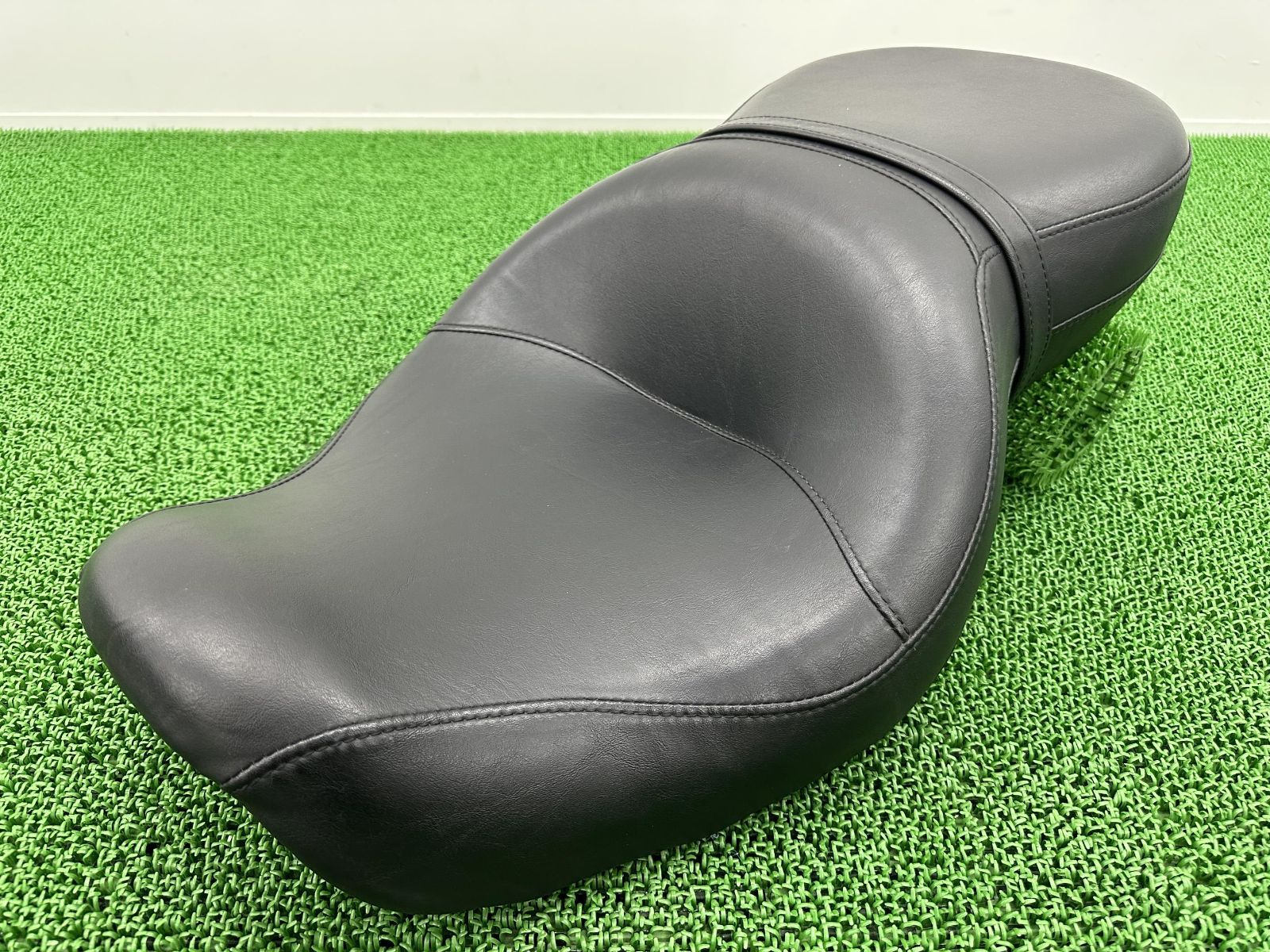 ダイナ シート ハーレー 純正 中古 バイク 部品 オプション 04年～05年