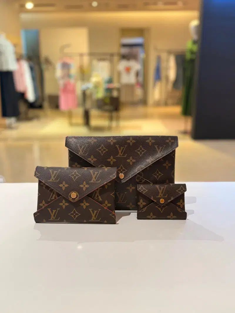 ルイヴィトン キーリング クラッチ M62034