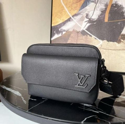 Louis Vuitton メンズ ショルダーバッグ