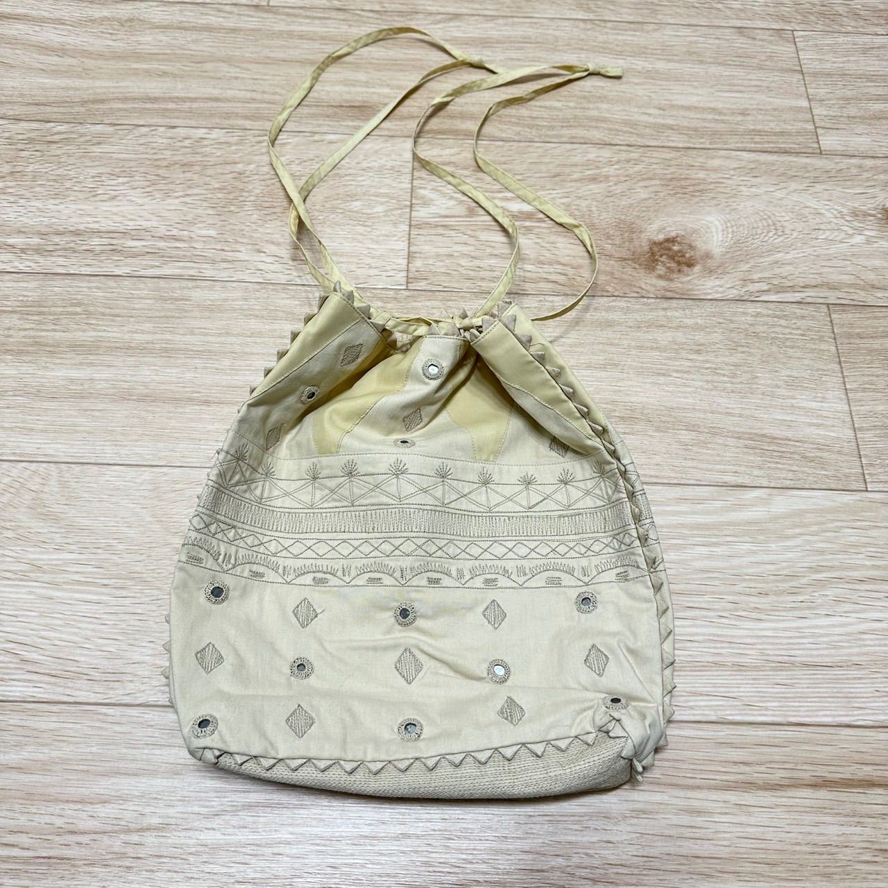 PELICAN 1750 ペリカンケース 蓋側フォーム付きデザートタン Amazon