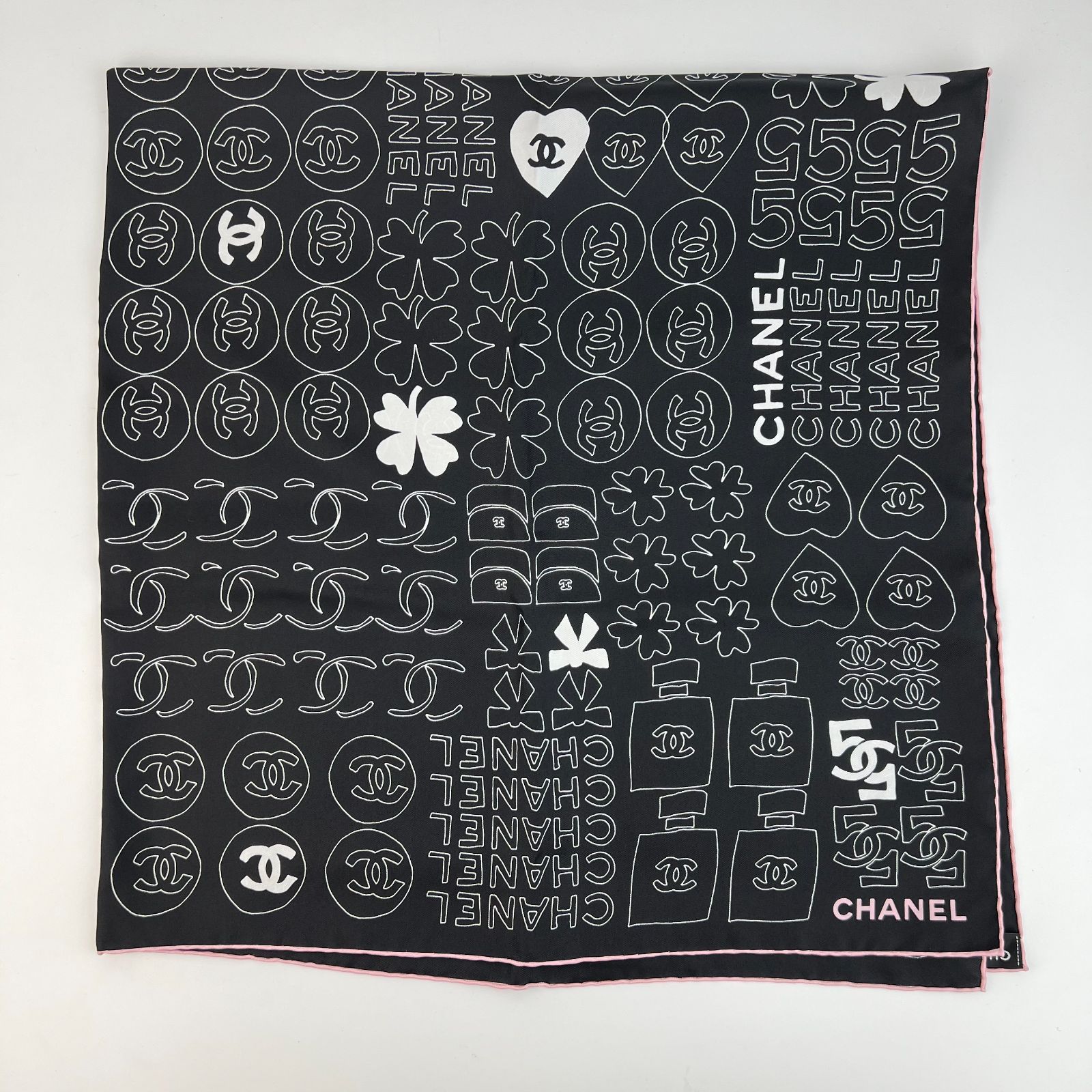 CHANEL シャネル ココマーク スカーフ シルク ブラック ホワイト CHANEL シャネル ココマーク スカーフ シルク ブラック ホワイト
