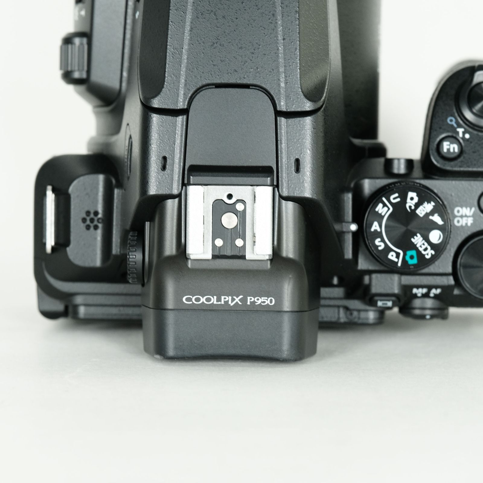 Nikon Coolpix P950　バッテリー3個 NCフィルター 美品セット Nikon Coolpix P950 16.0 Megapixel Digital Camera Black 26532