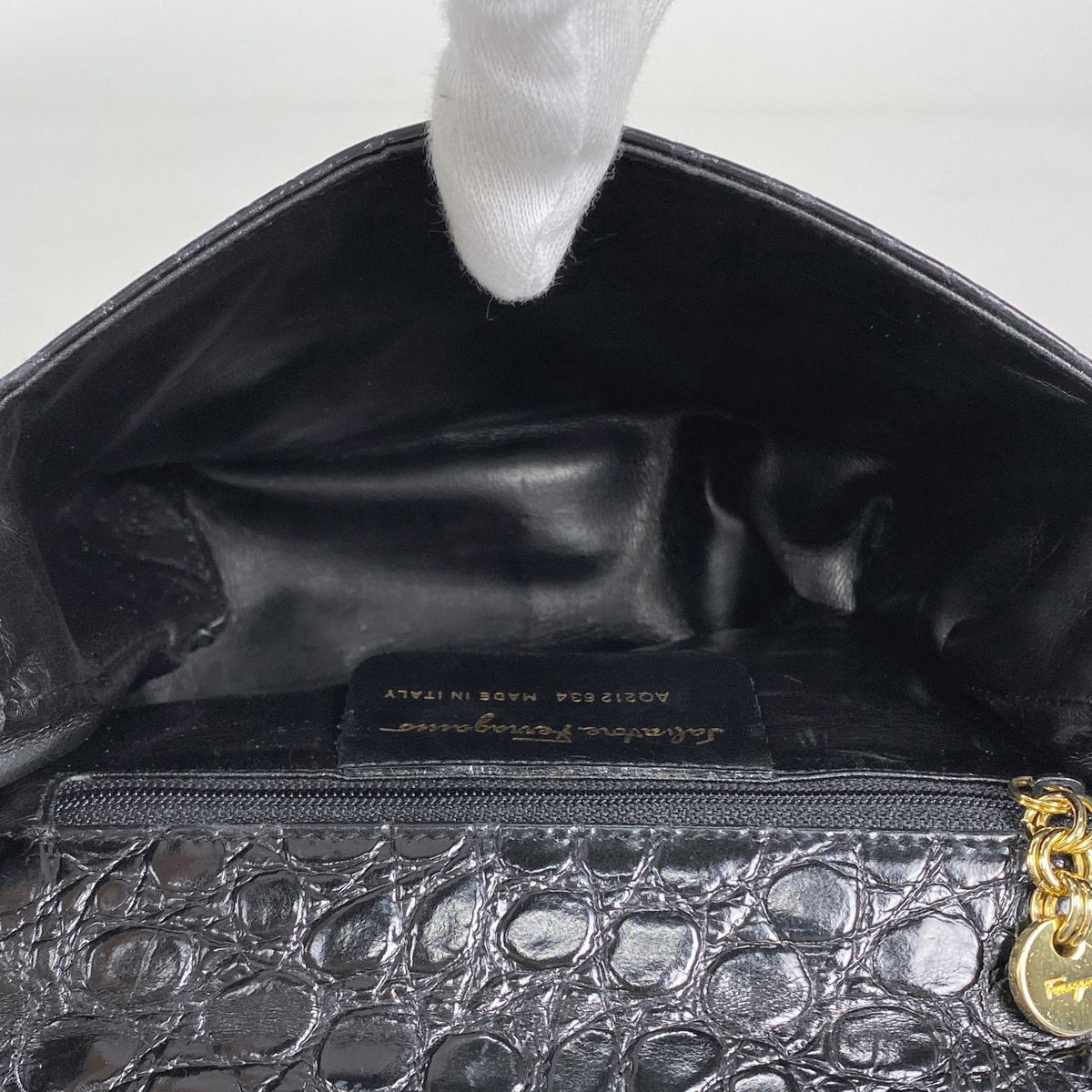 FERRAGAMO ブラックレザーショルダーバッグ サルヴァトーレフェラガモ Salvatore Ferragamo ロゴ ショルダー