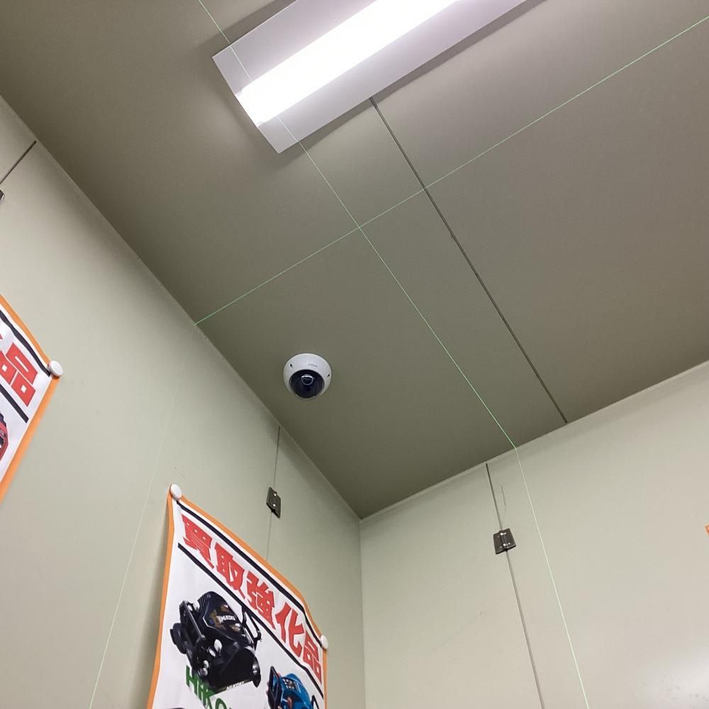 8V充電式レーザー墨出し器 グリーン