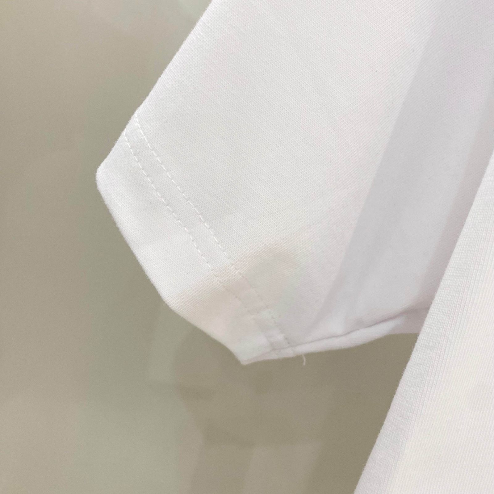 ロゴプリント 円領