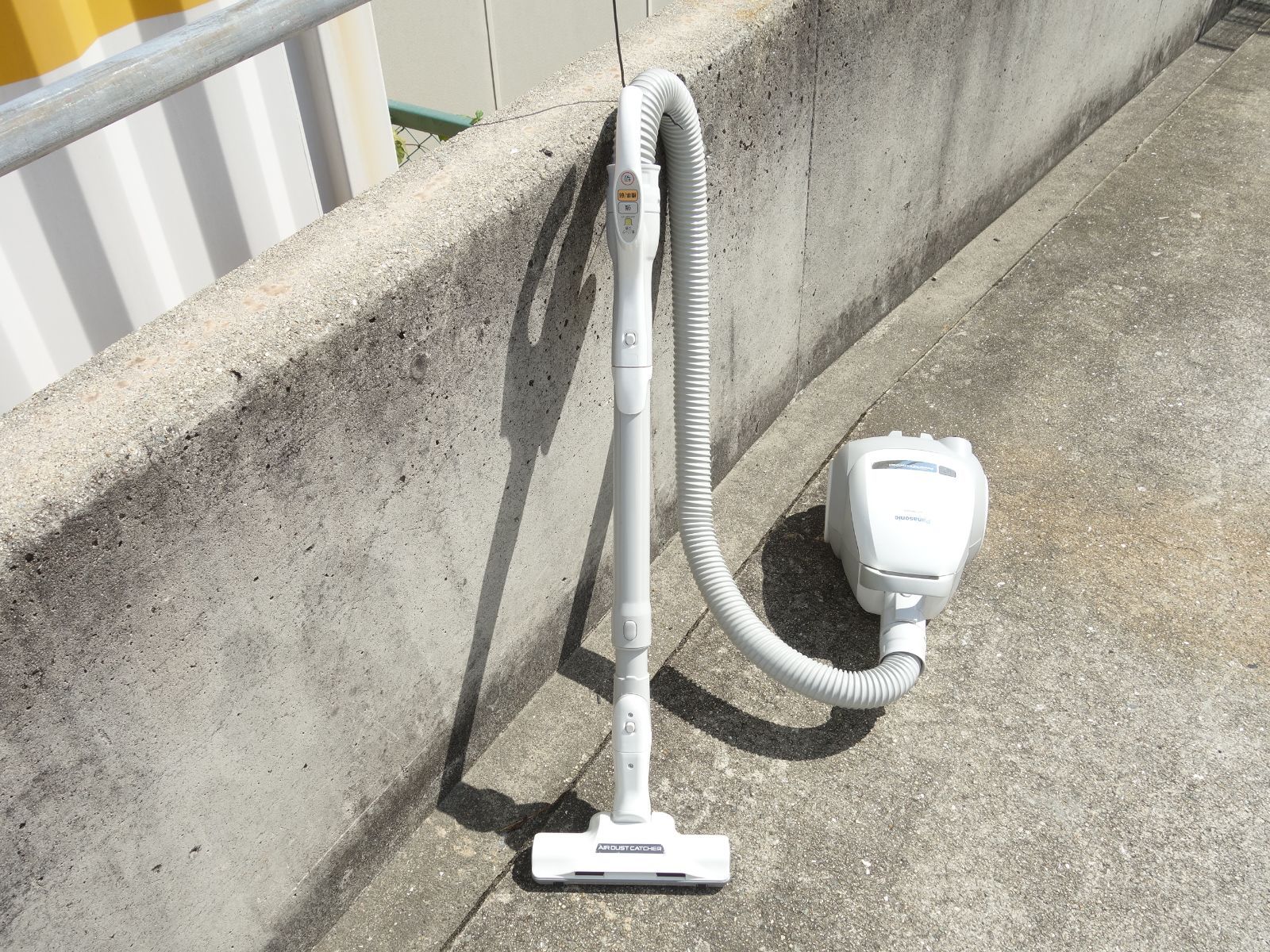 M▽パナソニック 電気クリーナー 掃除機 キャニスタータイプ 紙パック式 吸込仕事率470W MC-PBKN6A 27928