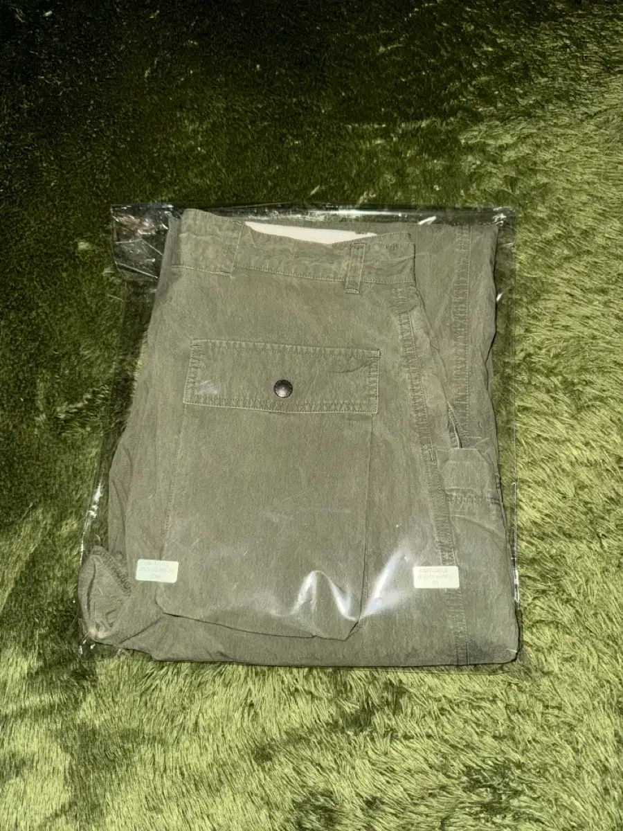 イーストローグ