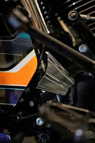 ホーンリロケーションキット VVT style クローム 以降FLHXSE FLTRXSE 以降FLHX FLTRX FLTRXSTSE 以降FLHXU