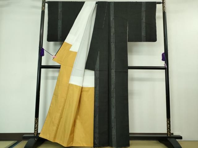 平和屋本店□極上 本場結城紬 重要無形文化財 100亀甲 蝋色地 井上商事