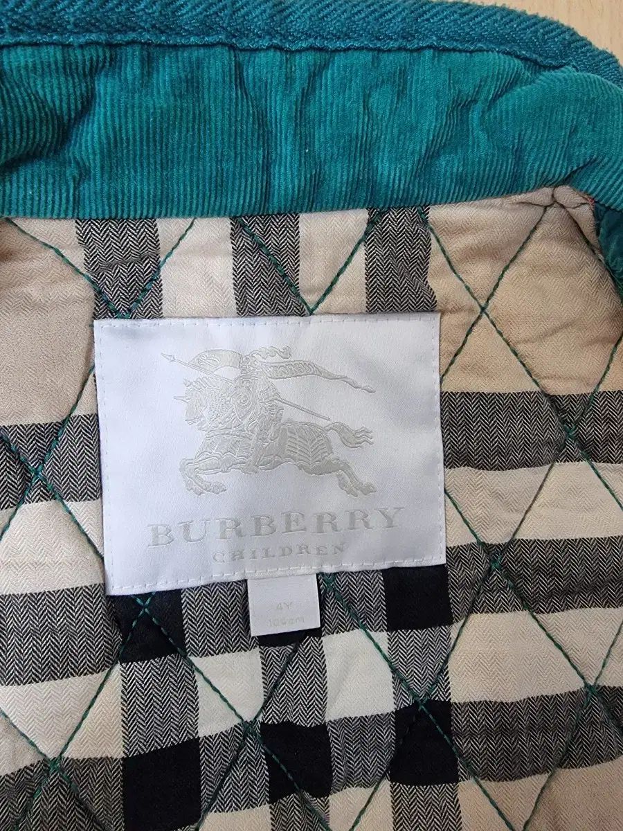 【超美品】BURBERRY BRIT キルティングベスト XL 24df5535536d0a48b1adb86bb1d5be