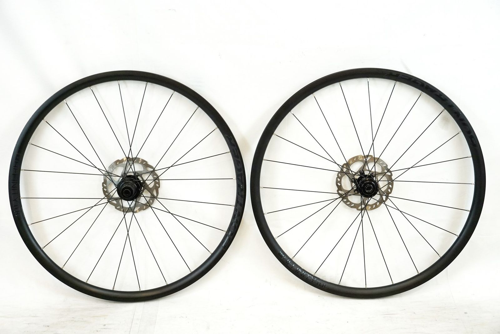 BONTRAGER 「ボントレガー」 AFFINITY TLR DISC シマノ11S ホイールセット / バイチャリ有明店