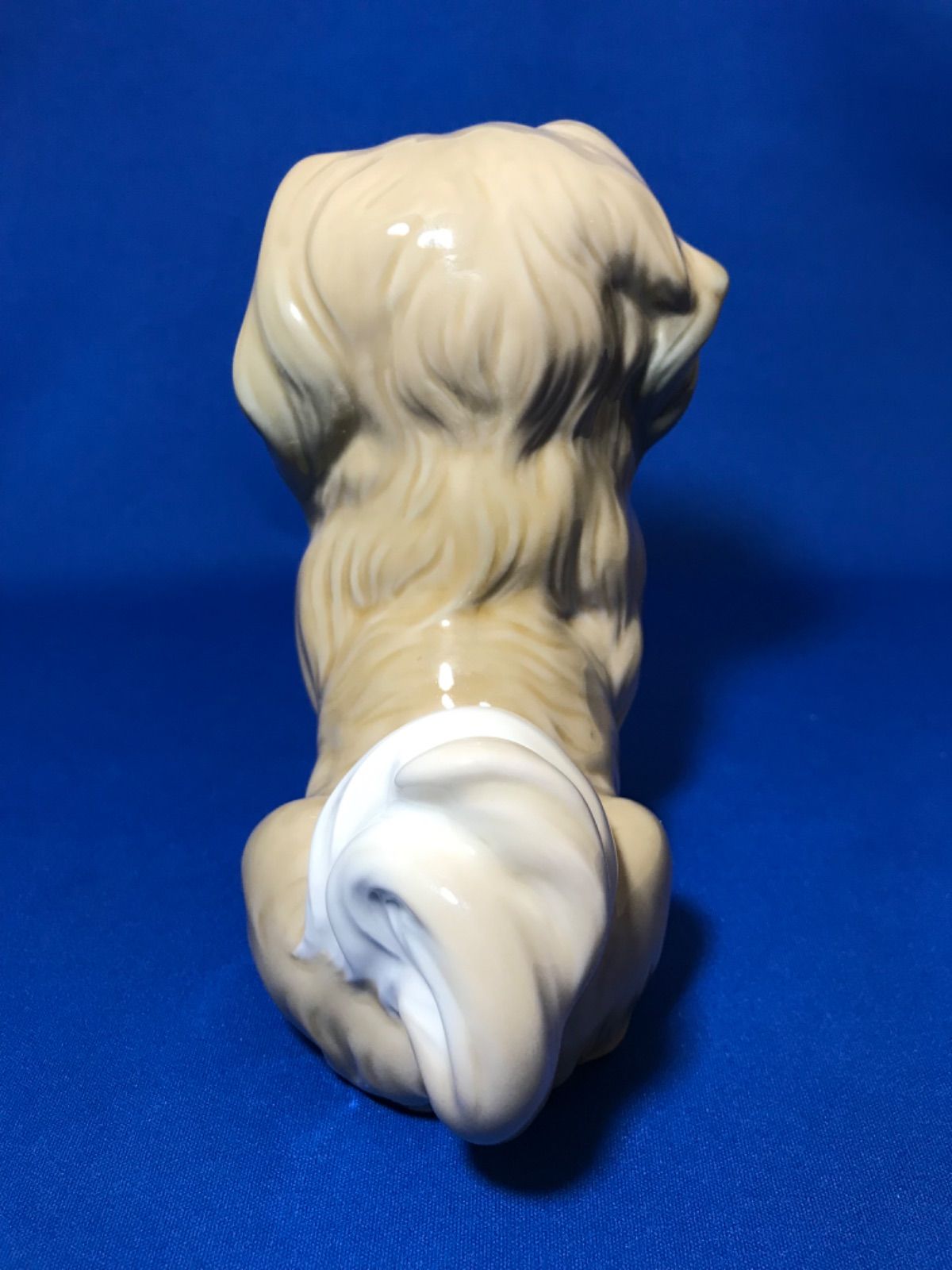 絶版品入手困難品 Lladro リヤドロ 4641「皇帝の抱き犬ペキニーズ