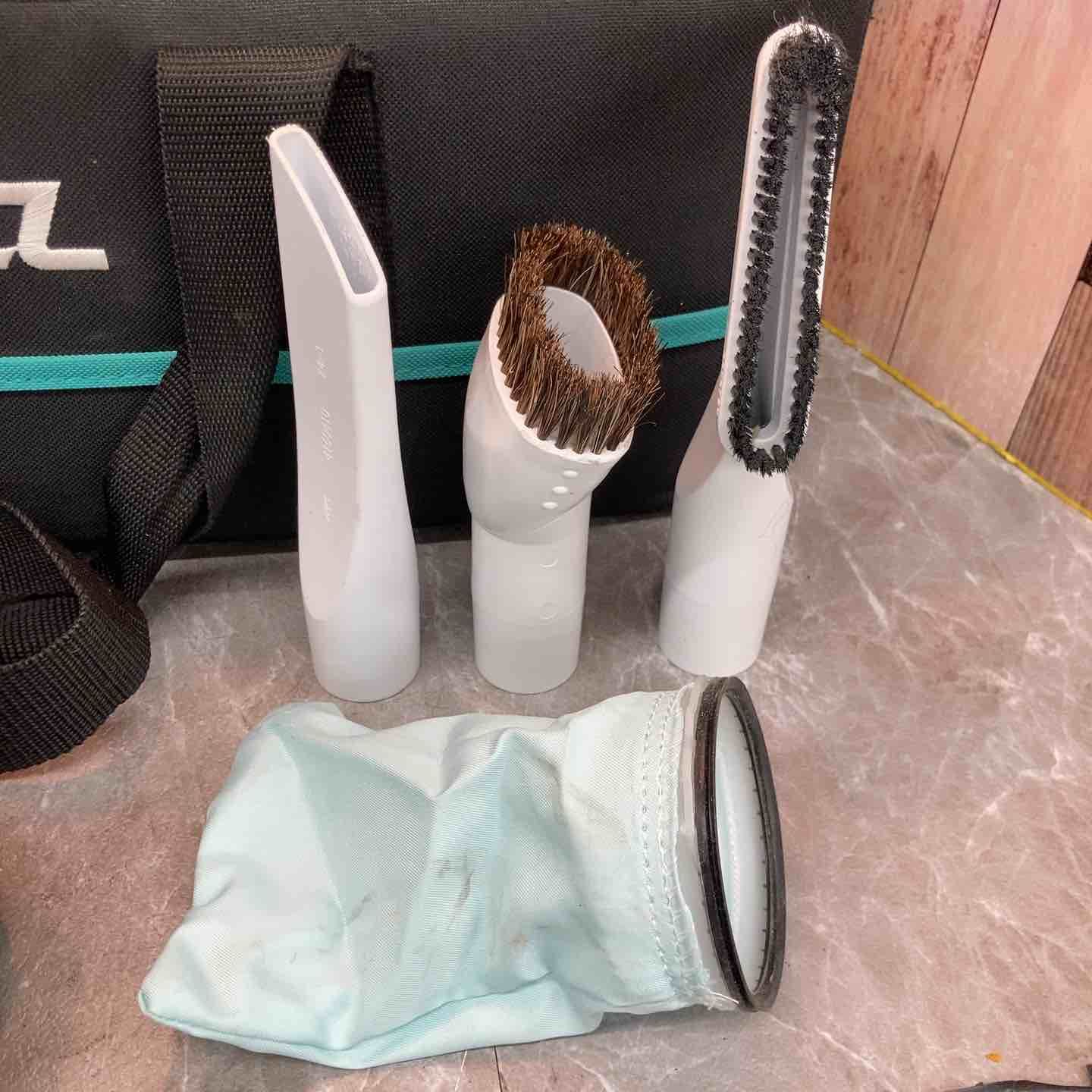 コードレスクリーナー 18V