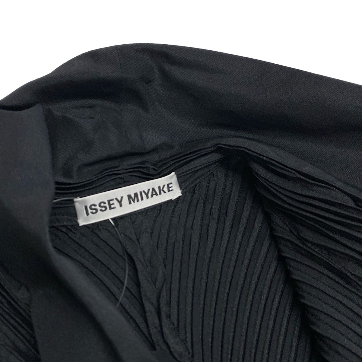 ISSEYMIYAKE(イッセイミヤケ) コート サイズ2 M レディース美品 - 黒  
