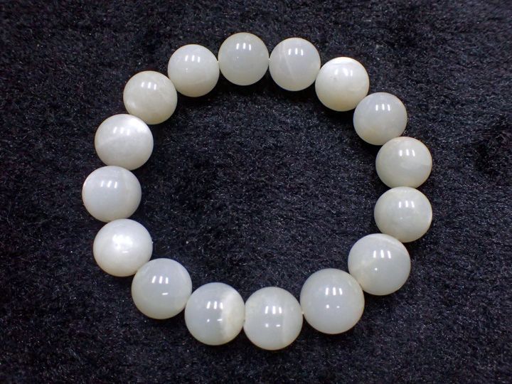 天然石ブレスレット】グレームーンストーン (直径：14mm) - メルカリ 
