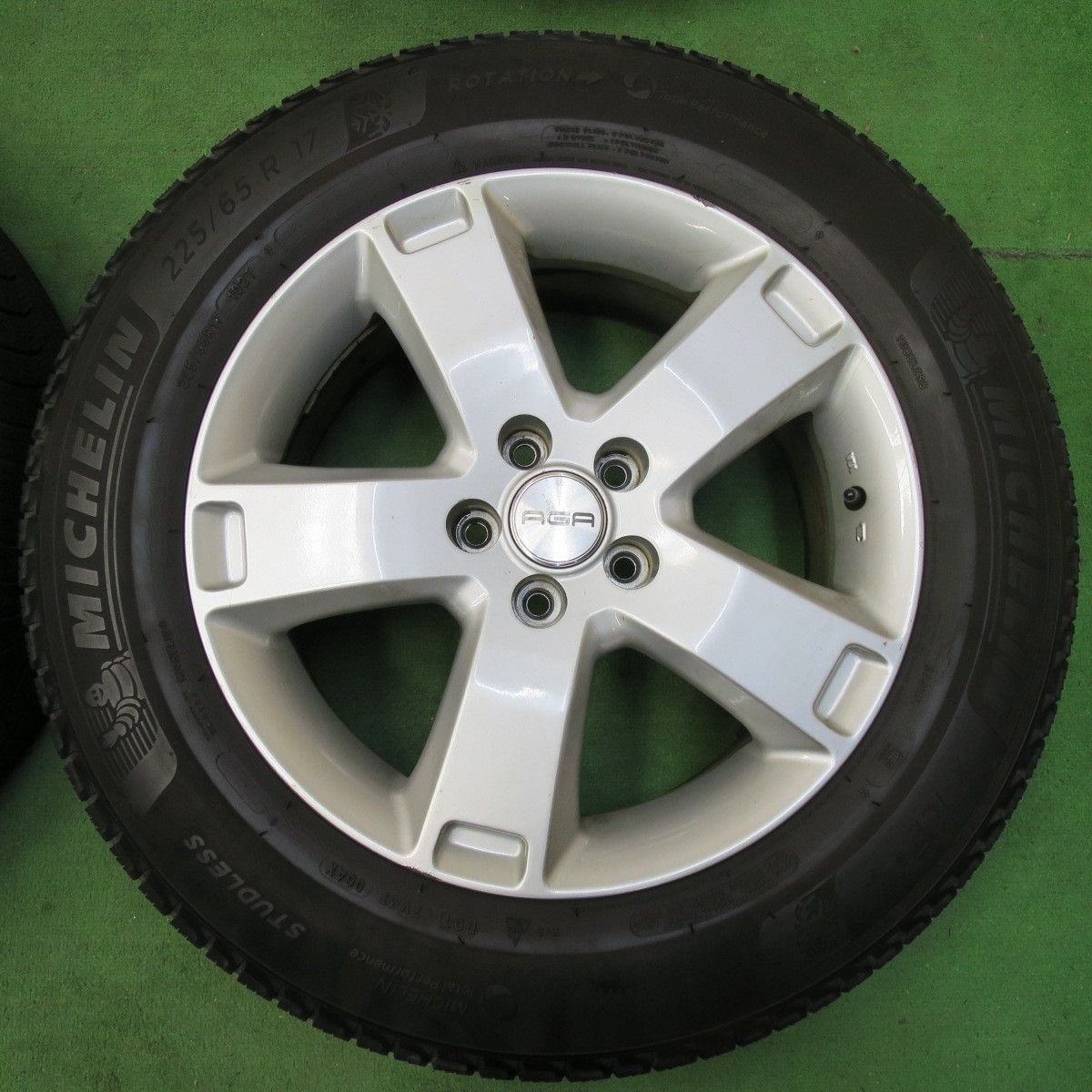 送料無料] 4本価格☆ランドローバー 等 AGA ESSE2 225/65R17 