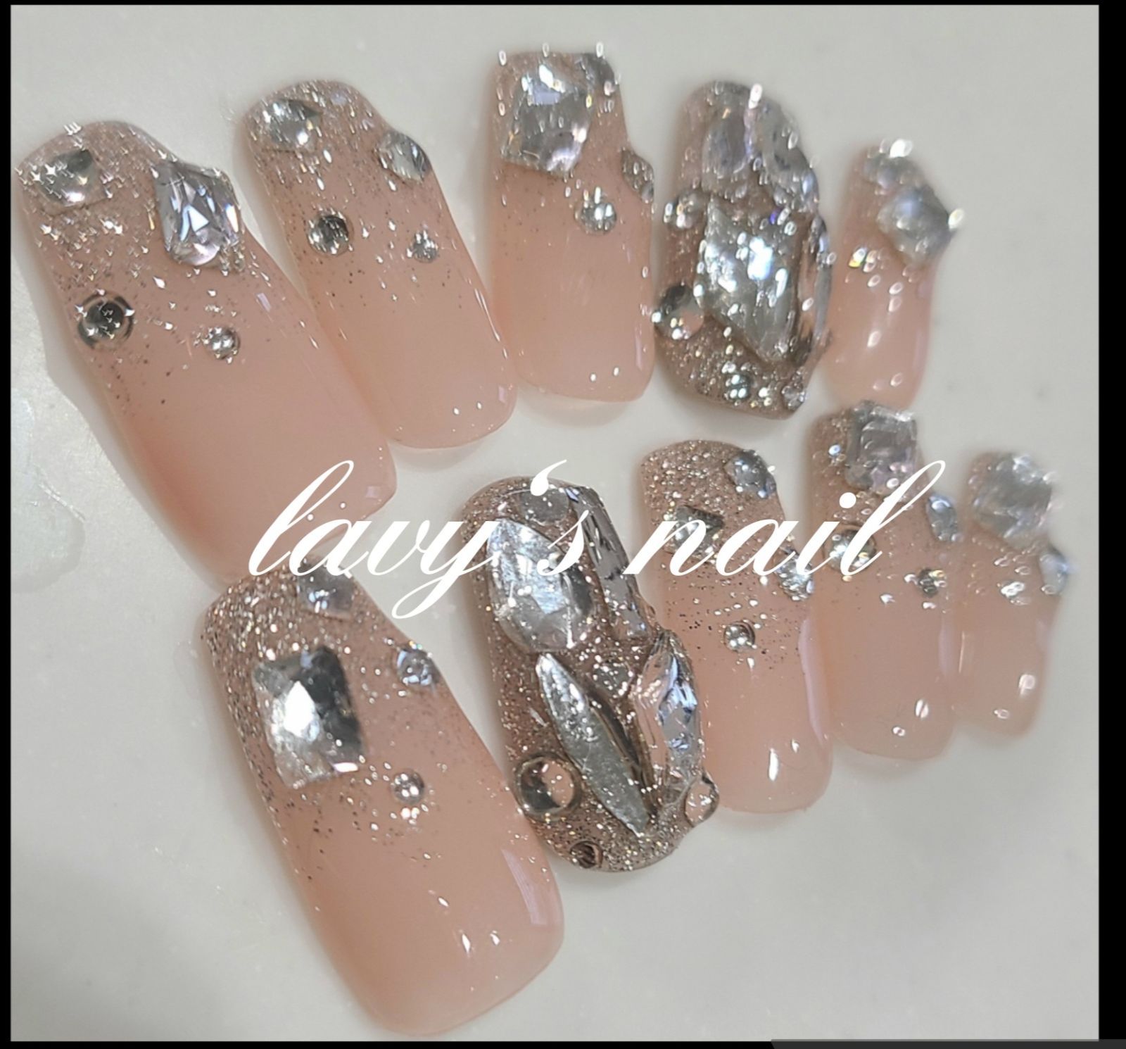 ストーングラデーション 埋め尽くしジェルネイルチップ - lavy's nail